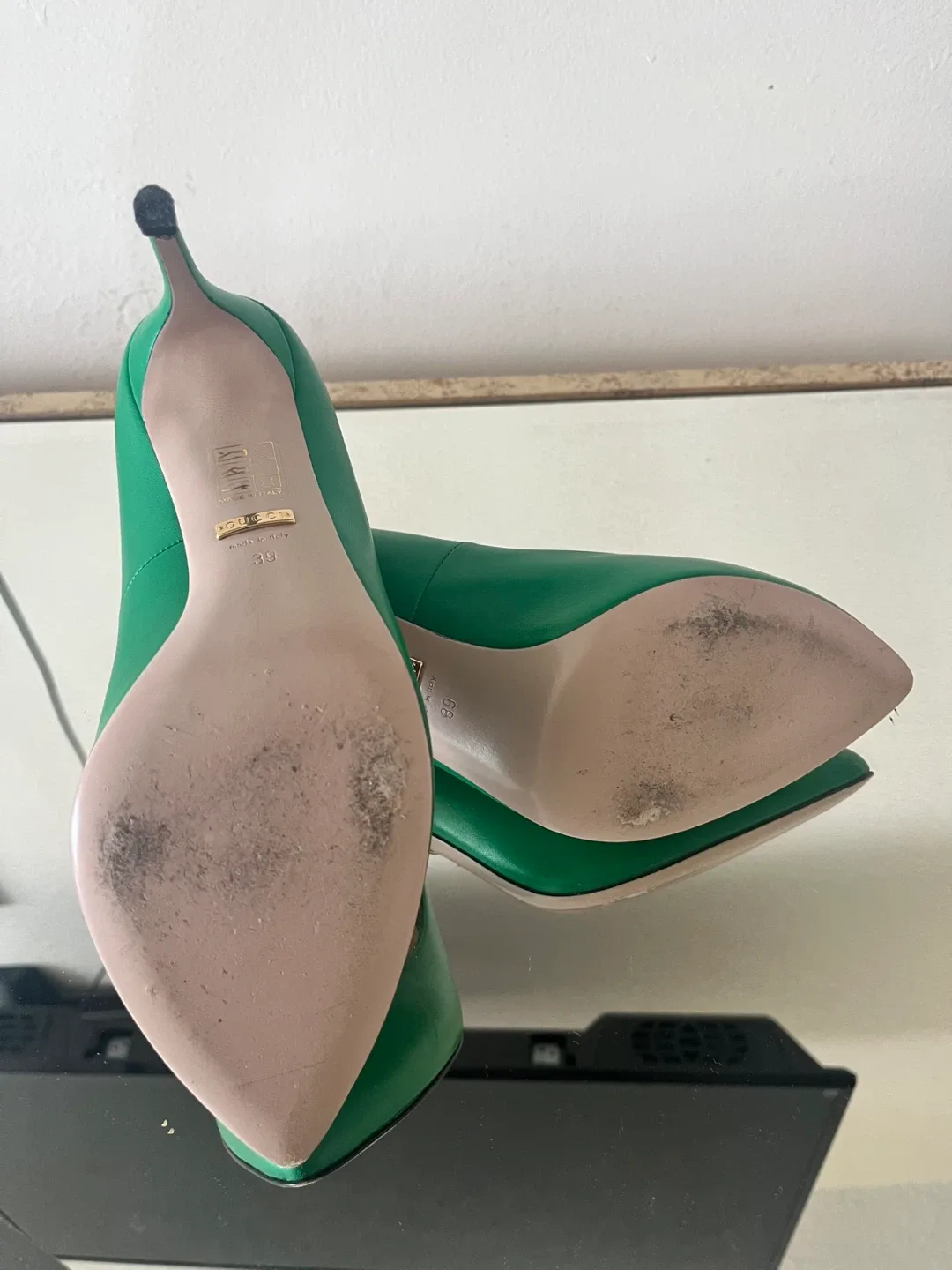 Gucci Green Leather Pumps Size 38 image indicator(4)