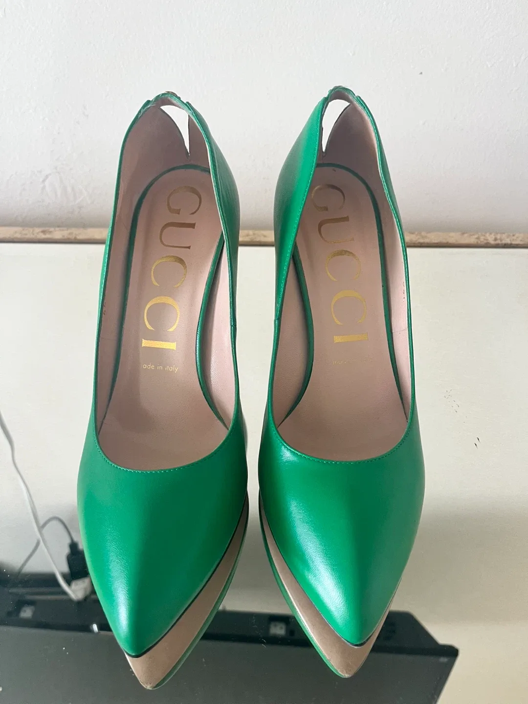 Gucci Green Leather Pumps Size 38 image indicator(2)