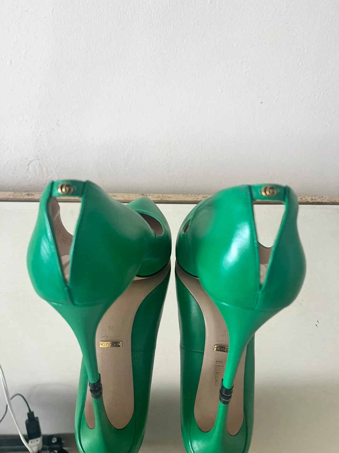 Gucci Green Leather Pumps Size 38 image indicator(3)