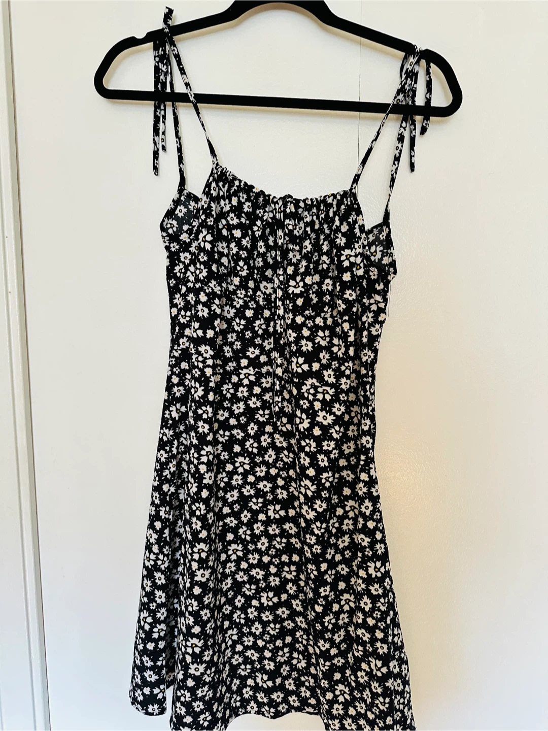Shein Floral Dress - Size M (US 6) - photo 5