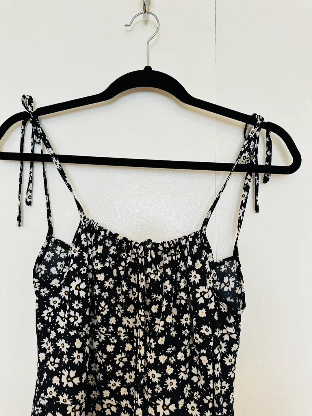 Shein Floral Dress - Size M (US 6) image indicator(3)