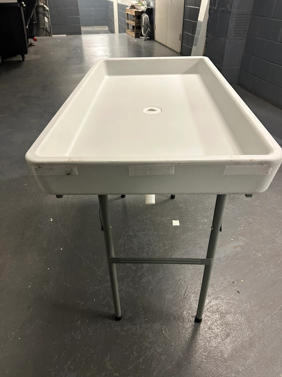White Utility Sink Table - photo 4