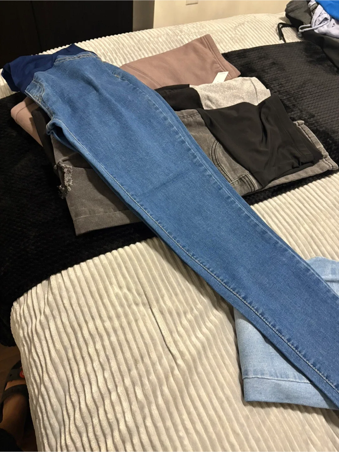 🥕5Pairs :Old Navy Lavender Joggers - Size M image indicator(5)