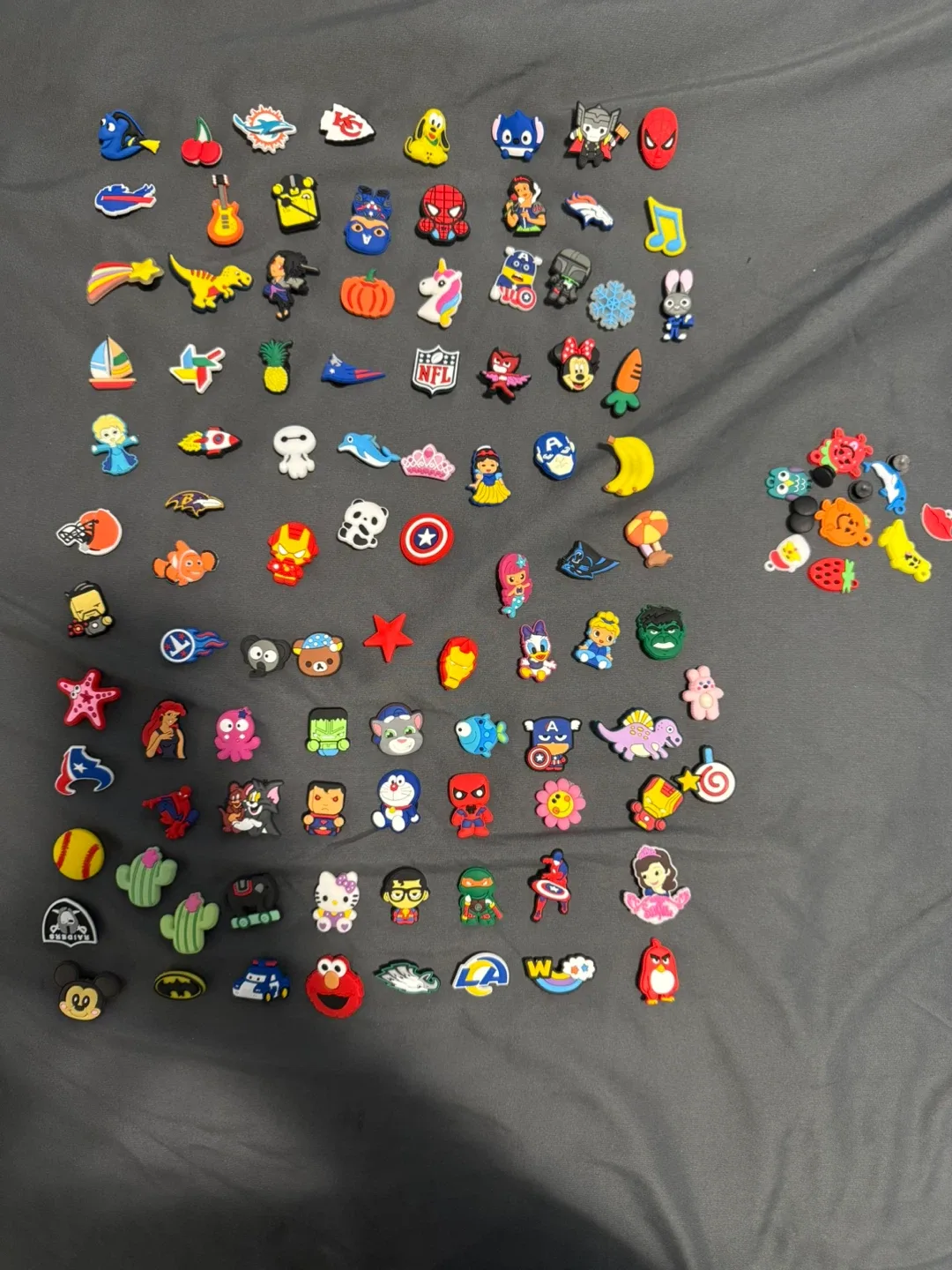Crocs Jibbitz Charms - Lot of 100+ thumbnail