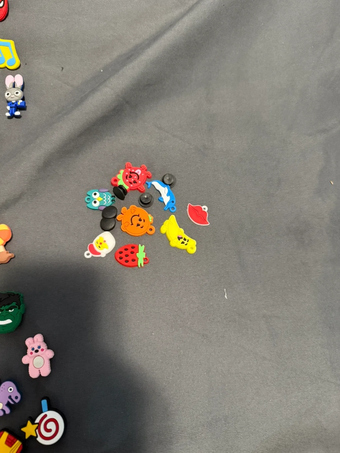 Crocs Jibbitz Charms - Lot of 100+ image indicator(2)