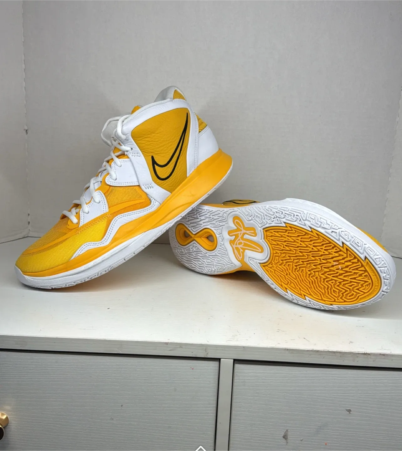 Nike Kyrie Infinity Yellow Basketball Shoes image indicator(4)