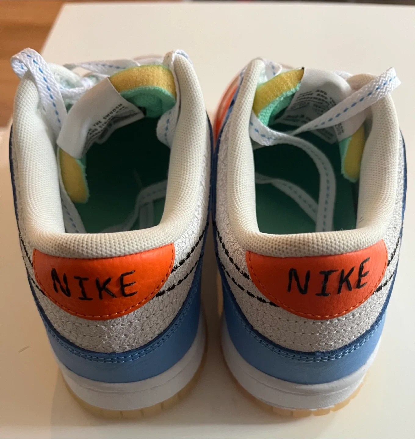 Nike US 5.5Y image indicator(5)