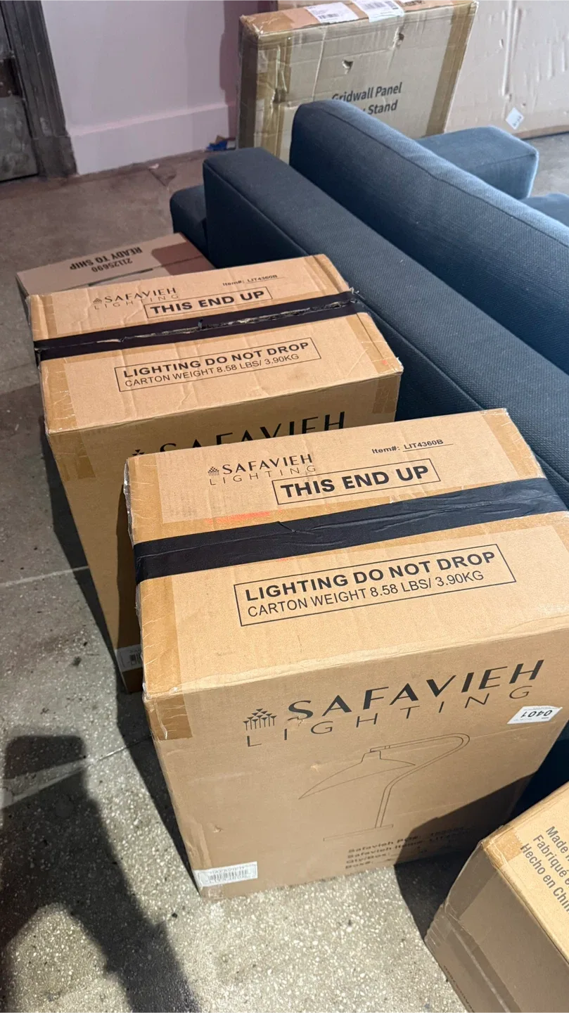 SAFAVIEH LIT4360B Table Lamp - New in Box! image indicator(4)