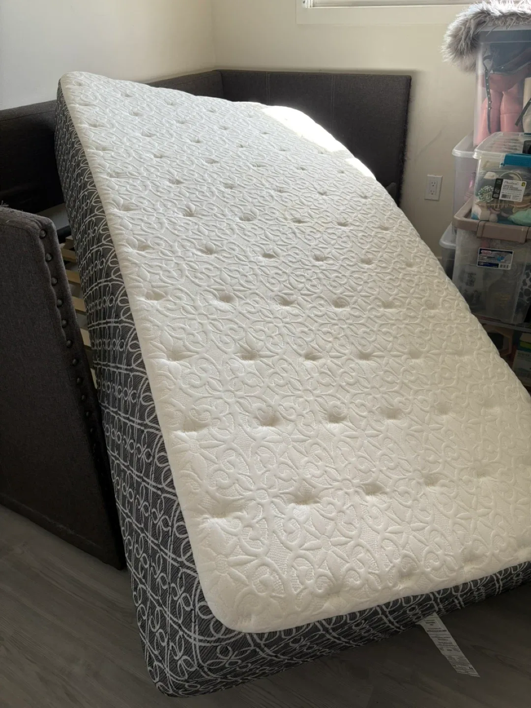 Daybed with trundle image indicator(2)