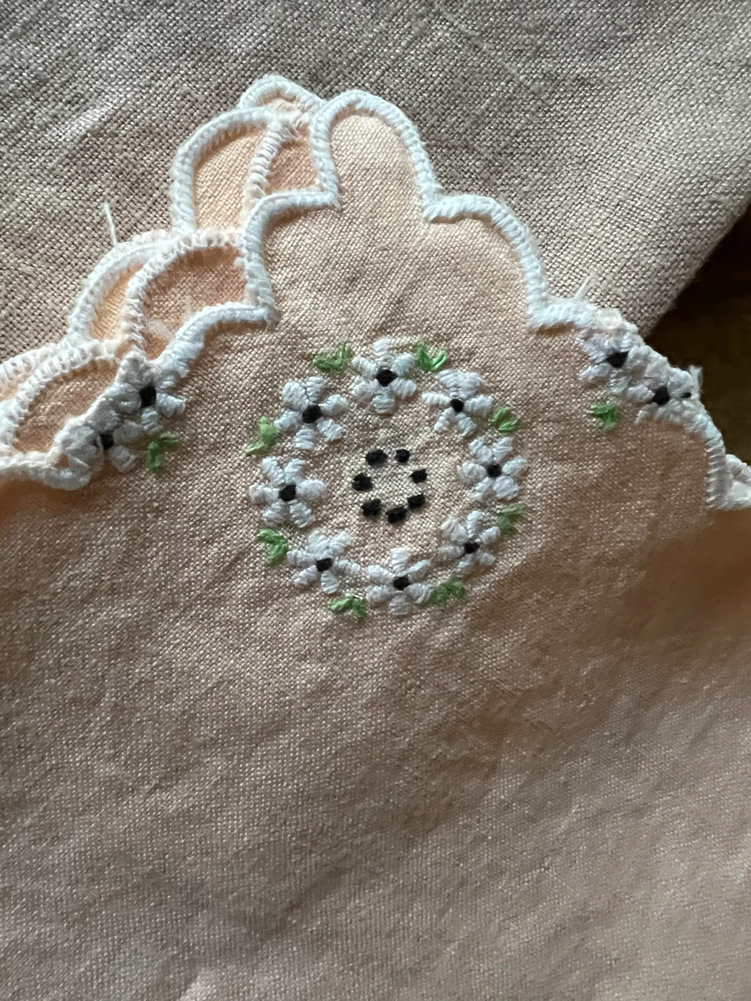 Collection Of Vintage Table Linen - photo 3
