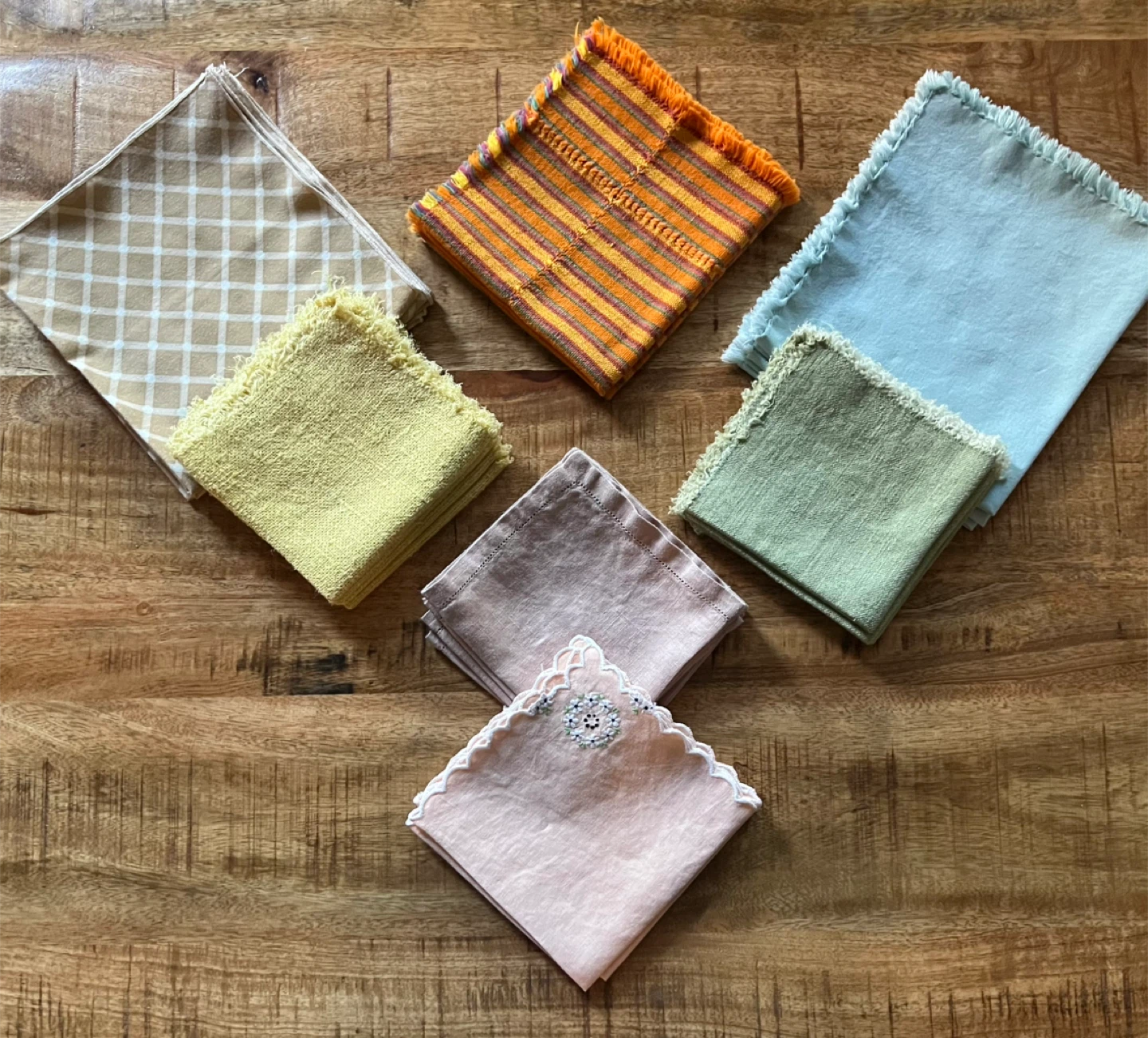 Collection Of Vintage Table Linen - photo 2