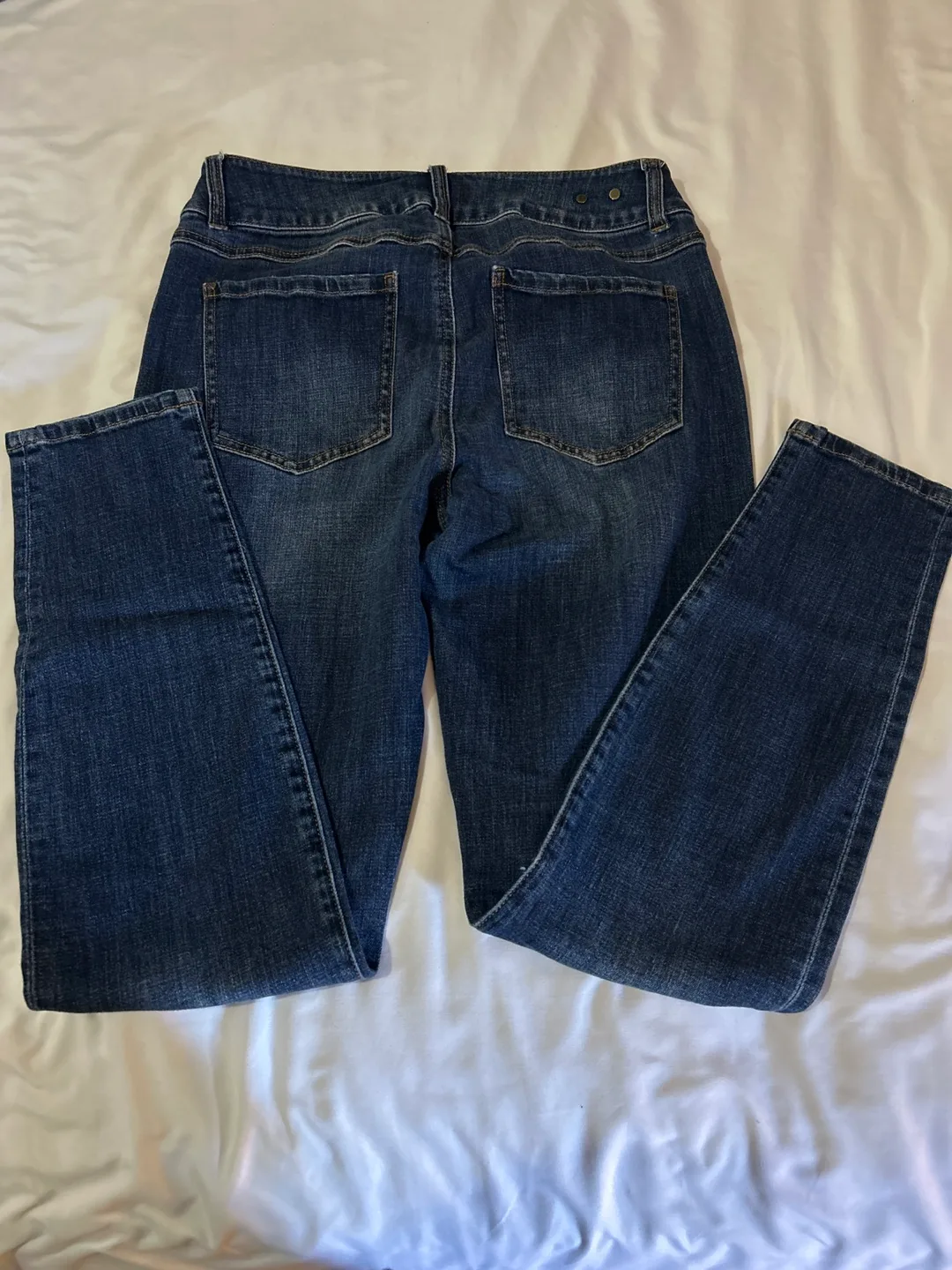 Cabi Jeans - Size 8 Cinch skinny image indicator(3)