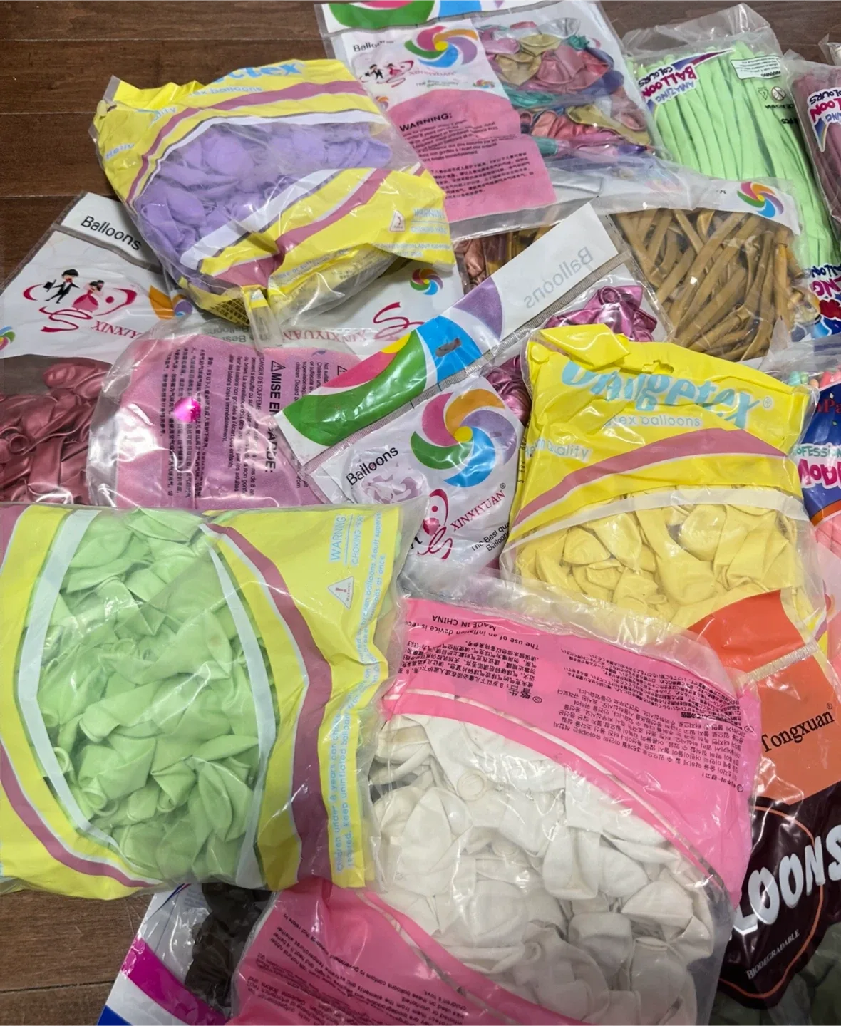 Brand New 65 Bags of Balloons image indicator(2)