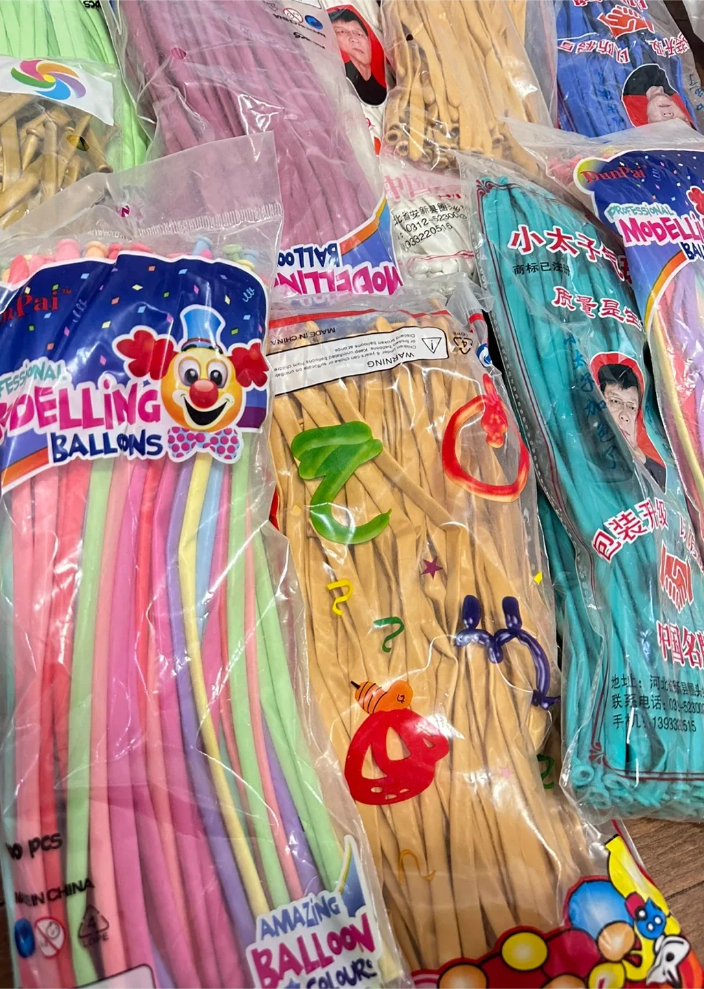 Brand New 65 Bags of Balloons image indicator(7)