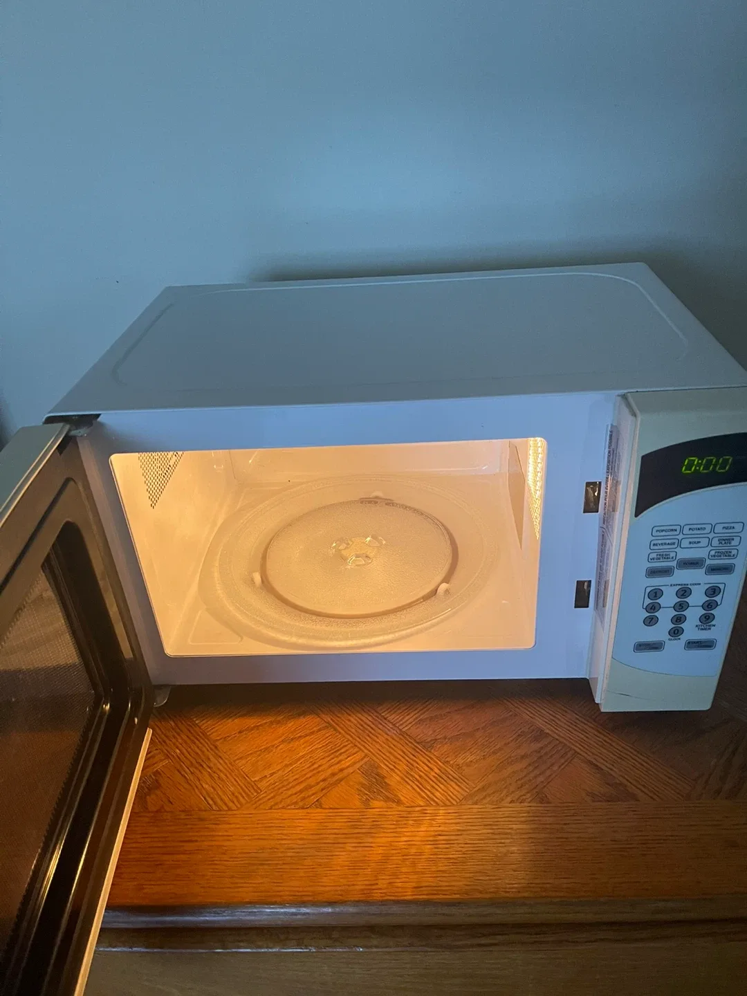 Danby Microwave - Compact Size image indicator(2)