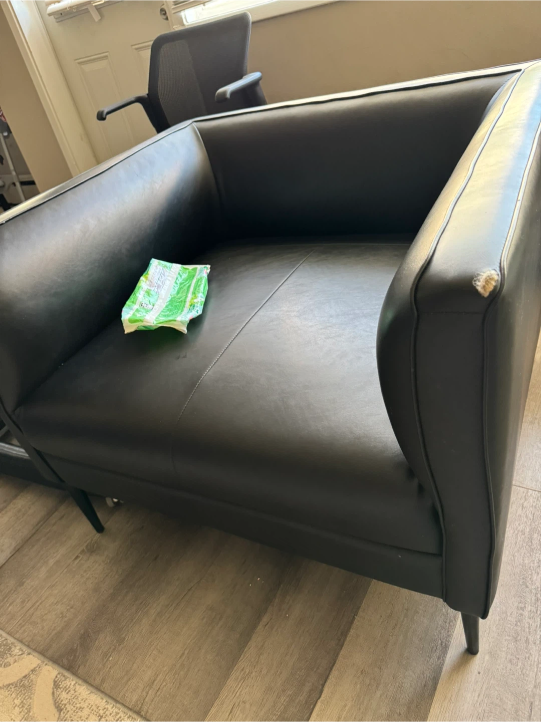 Black Armchair - Some Wear - photo 2