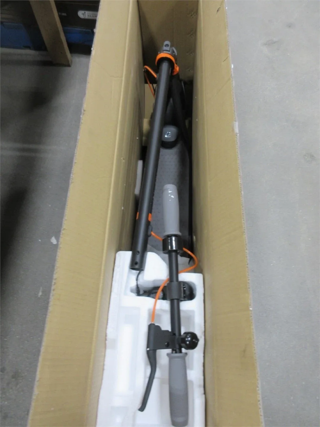 Ninebot by Segway Electric Kick Scooter image indicator(6)