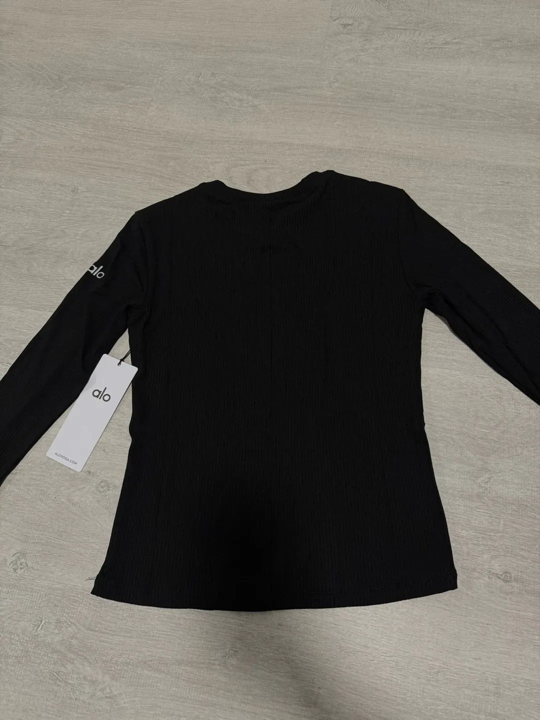 ALO Yoga Ribbed Sea Coast Long Sleeve -Black/White image indicator(2)