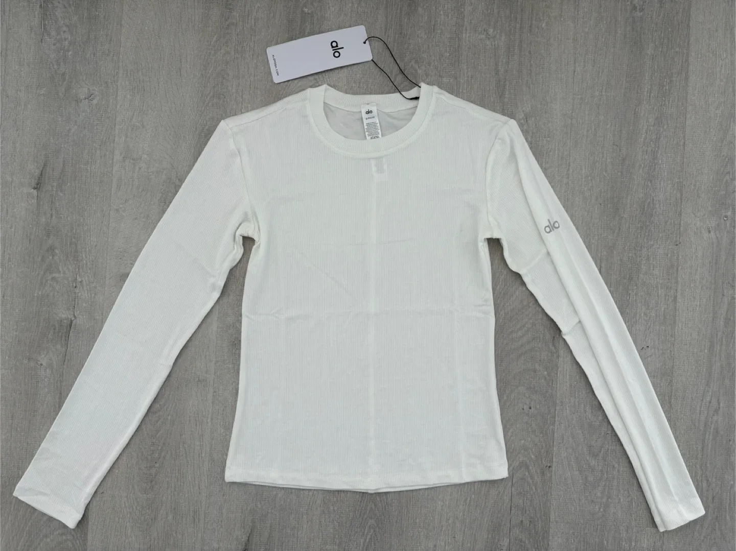 ALO Yoga Ribbed Sea Coast Long Sleeve -Black/White image indicator(3)