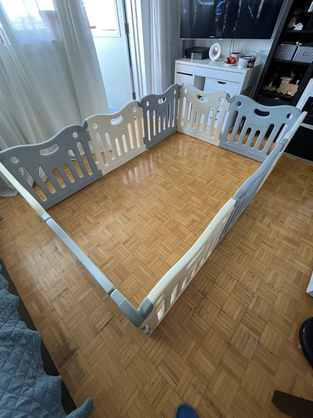 Baby Care Playpen - Grey and White image indicator(3)