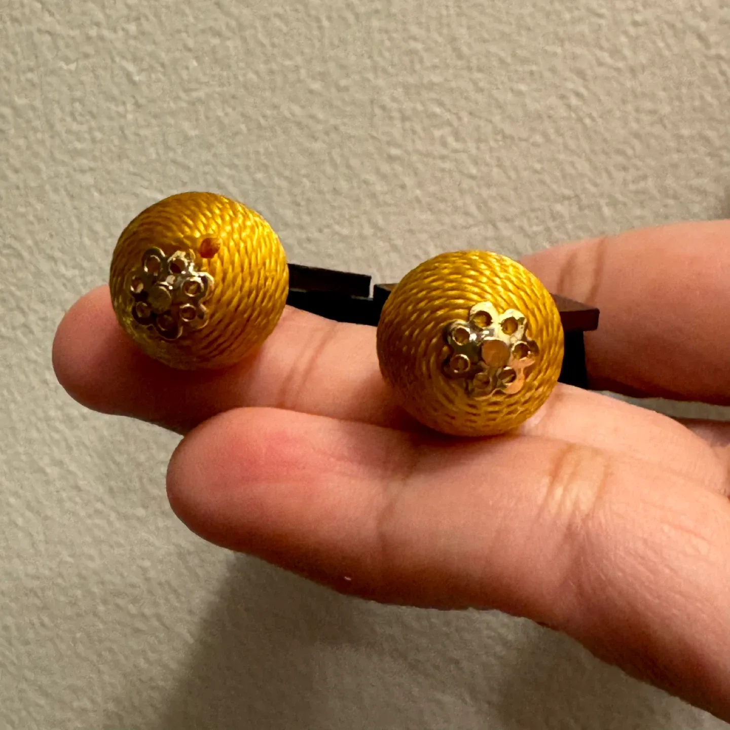 🧡 Gold Tone Ball Earrings thumbnail