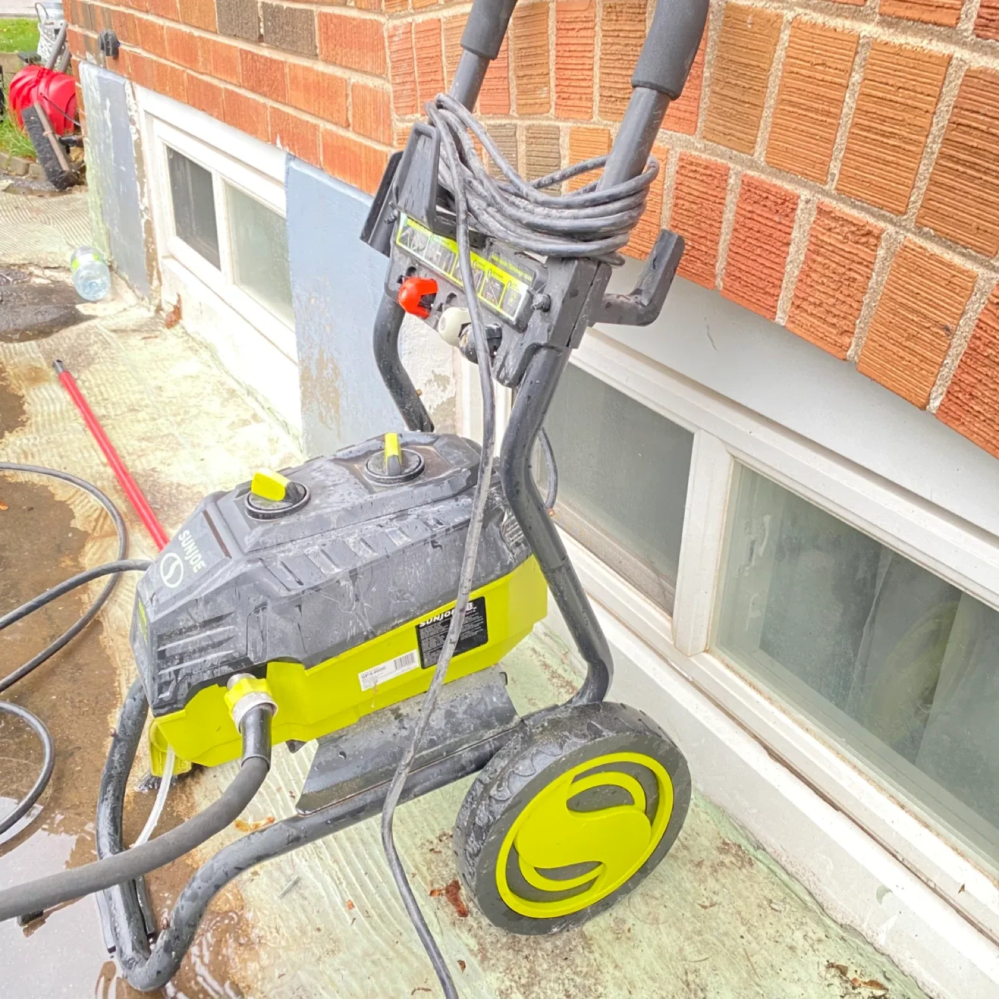 Sun Joe 3000 PSI Electric Pressure Washer image indicator(2)