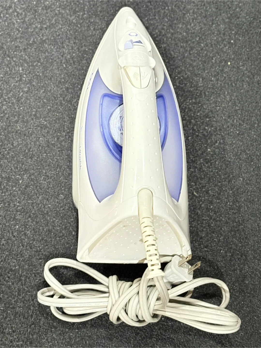 T-Fal Ultraglide Steam Iron - White & Blue image indicator(3)