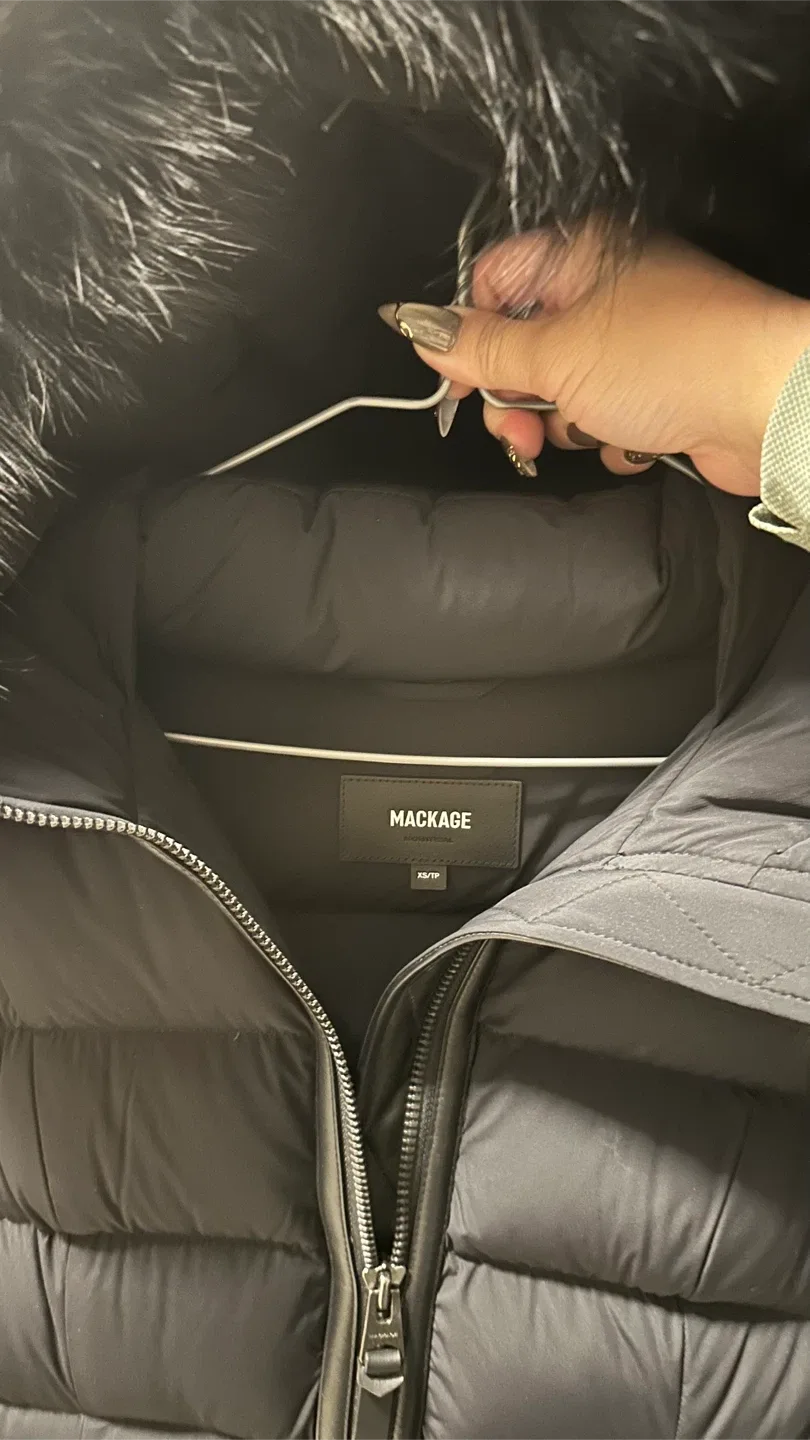 Mackage Calla Black Down Coat - Size XS/TP image indicator(3)