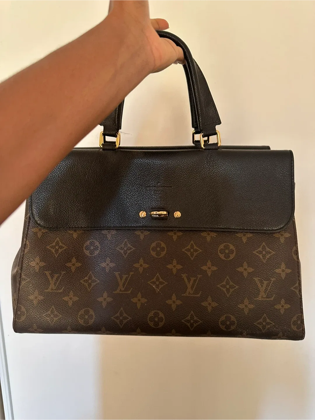 Louis Vuitton Lockme Cabas Tote Bag thumbnail