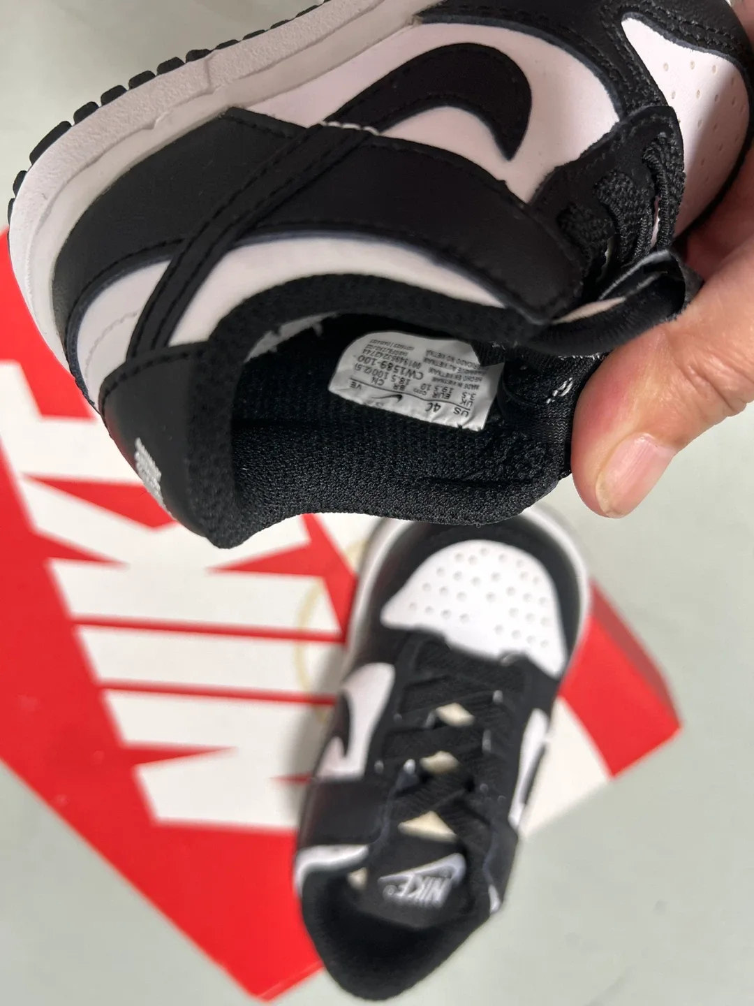 Nike Dunk Low Toddler Shoes - Size 4C - Black/White image indicator(3)