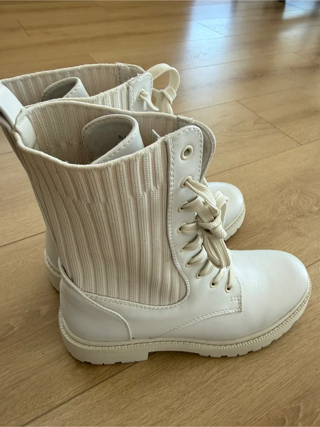 Madden Girl White Combat Boots - Size 8 image indicator(4)