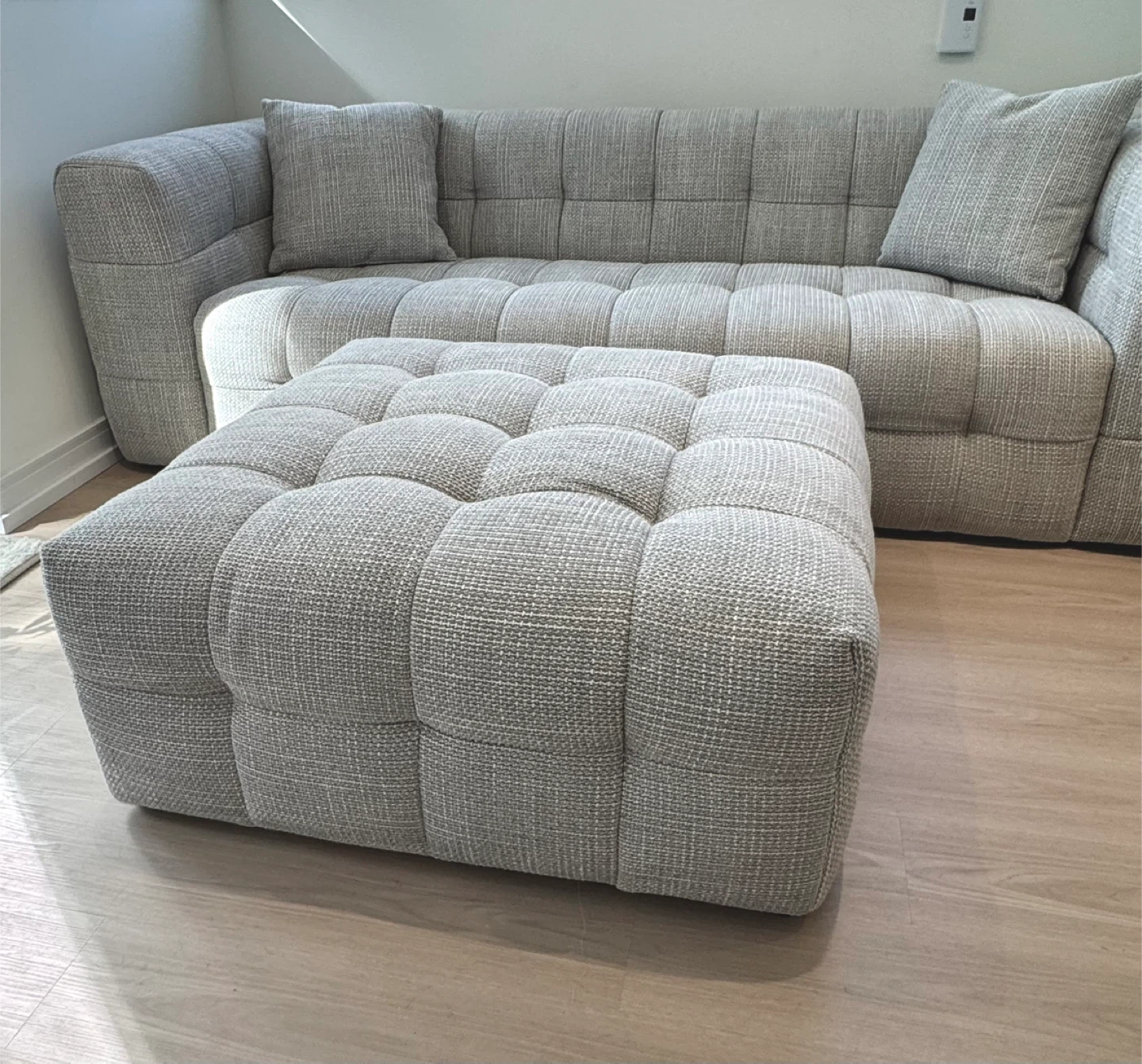 *PRICE DROP* 3-Seater Sofa & Ottoman - photo 2