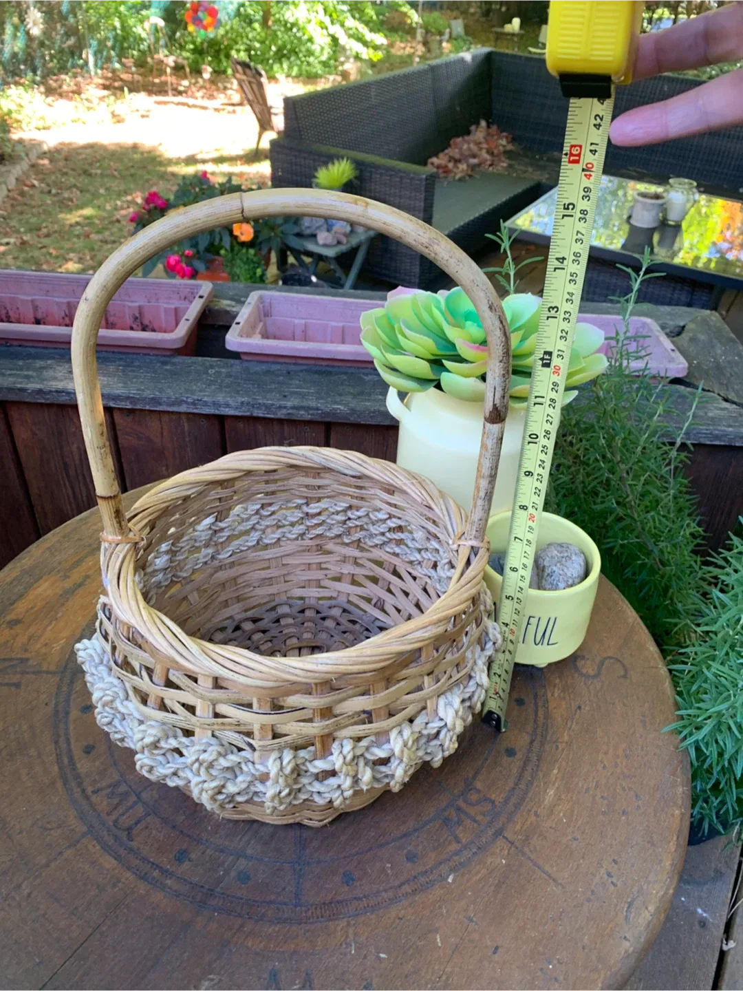 Woven Basket with Bamboo Handle image indicator(9)