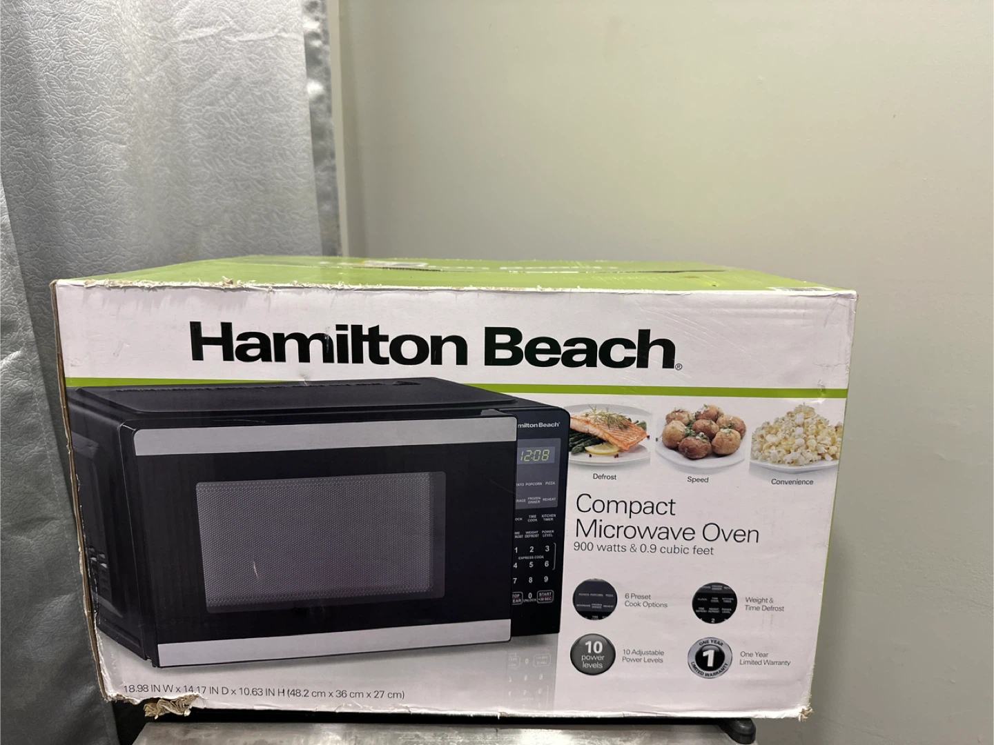 Hamilton Beach 0.9 cu ft Compact Microwave Oven - NEW