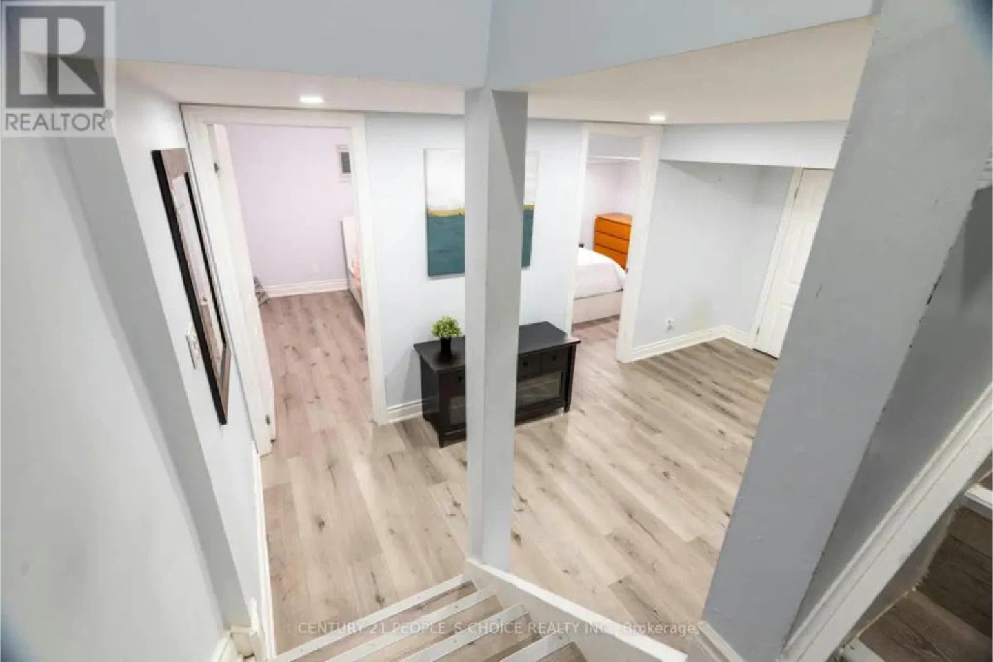 A room in a 2bed basement - photo 2