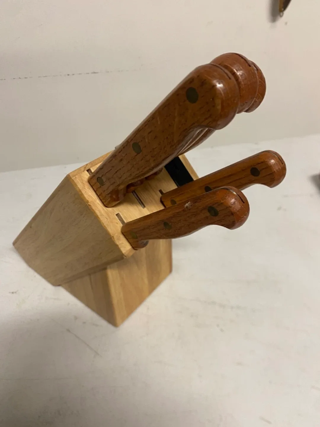 Knife Block Set With a Built in Sharpener thumbnail
