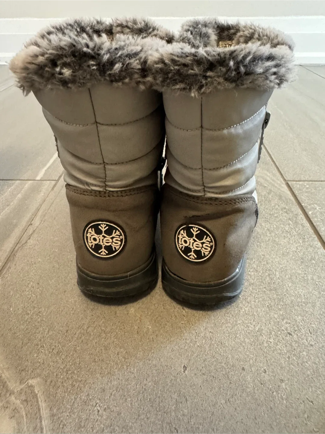 Totes Winter Boots with Faux Fur Trim image indicator(2)