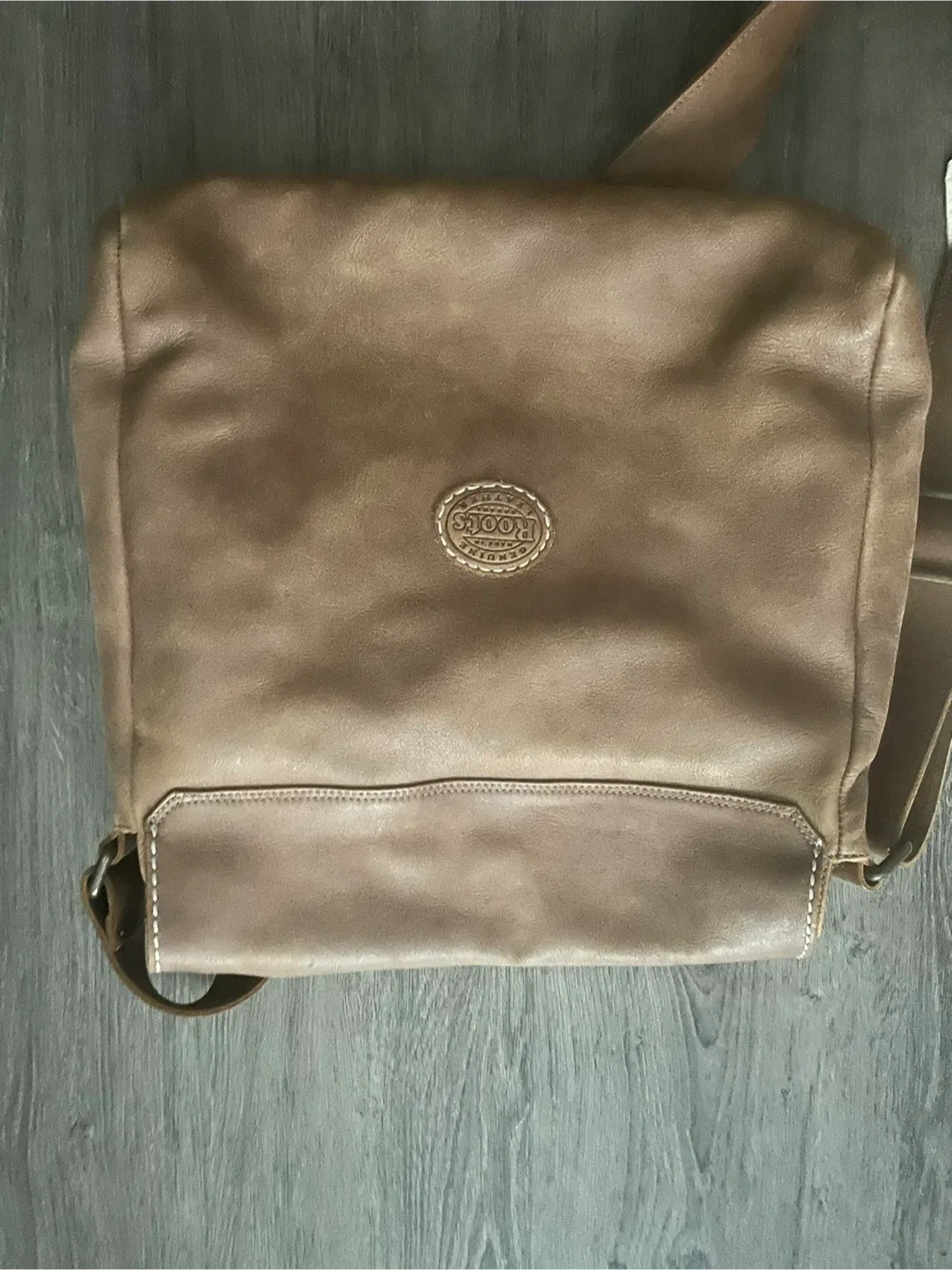 Roots Raiders Tribe Leather Messenger Bag image indicator(2)