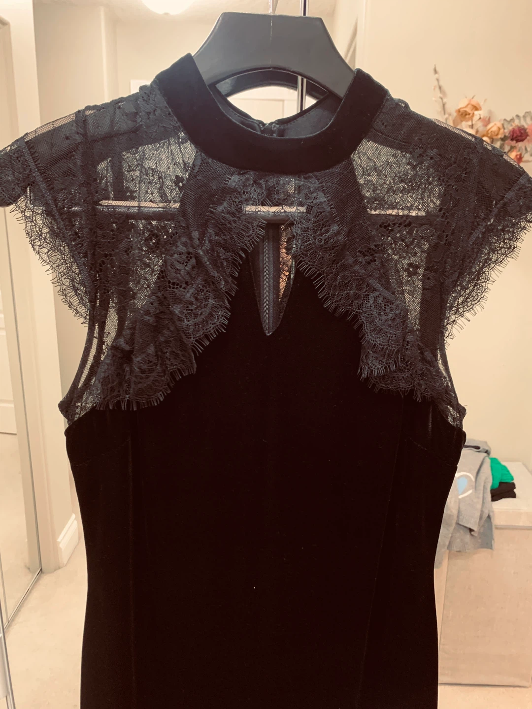 Frank Lyman Velvet & Lace Black Dress - Size 6
