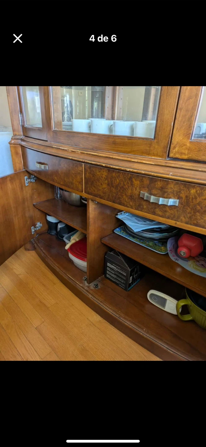 Hutch China Cabinet - photo 3