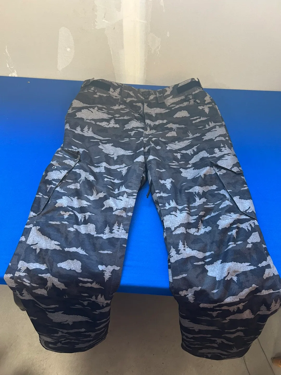 Under Armour Infrared Coldgear Pants - Size M thumbnail