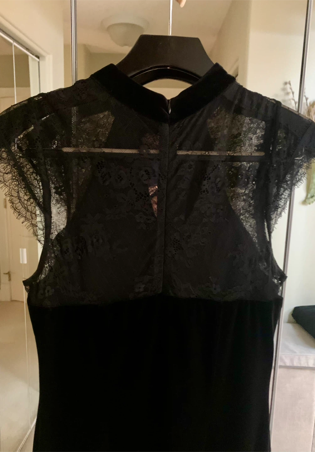Frank Lyman Velvet & Lace Black Dress - Size 6 - photo 3