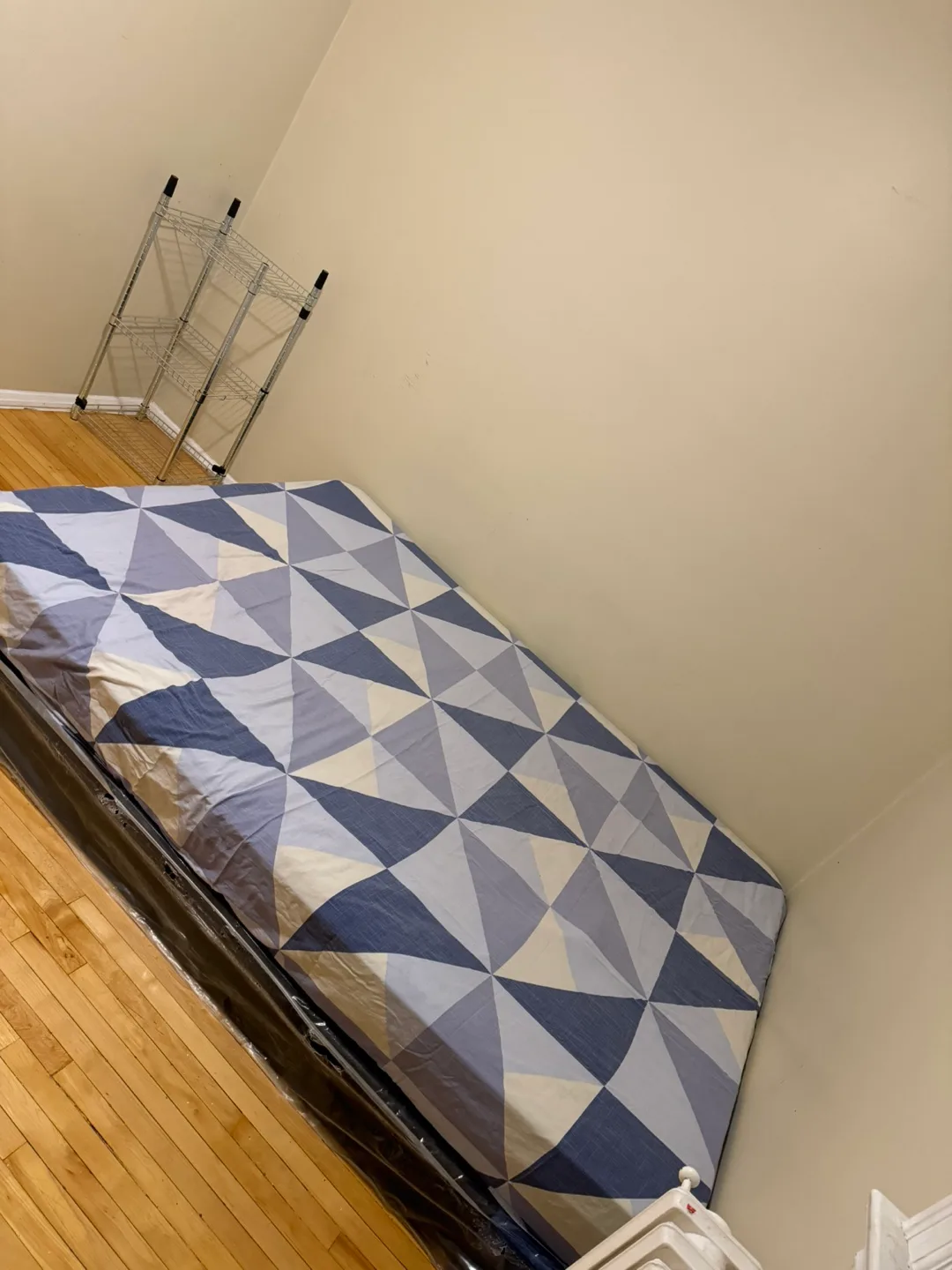 ACCOMODATION available for Girls only image indicator(2)