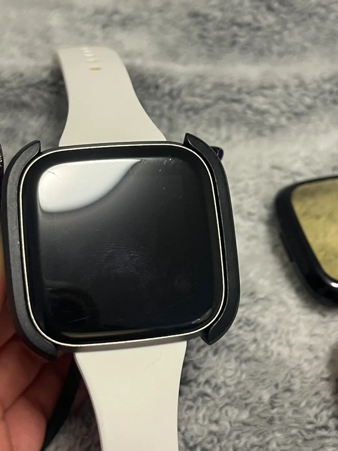 Fitbit Versa 2 with Bands & Accessories image indicator(2)