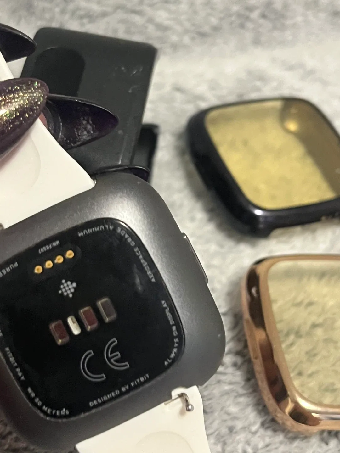 Fitbit Versa 2 with Bands & Accessories image indicator(3)