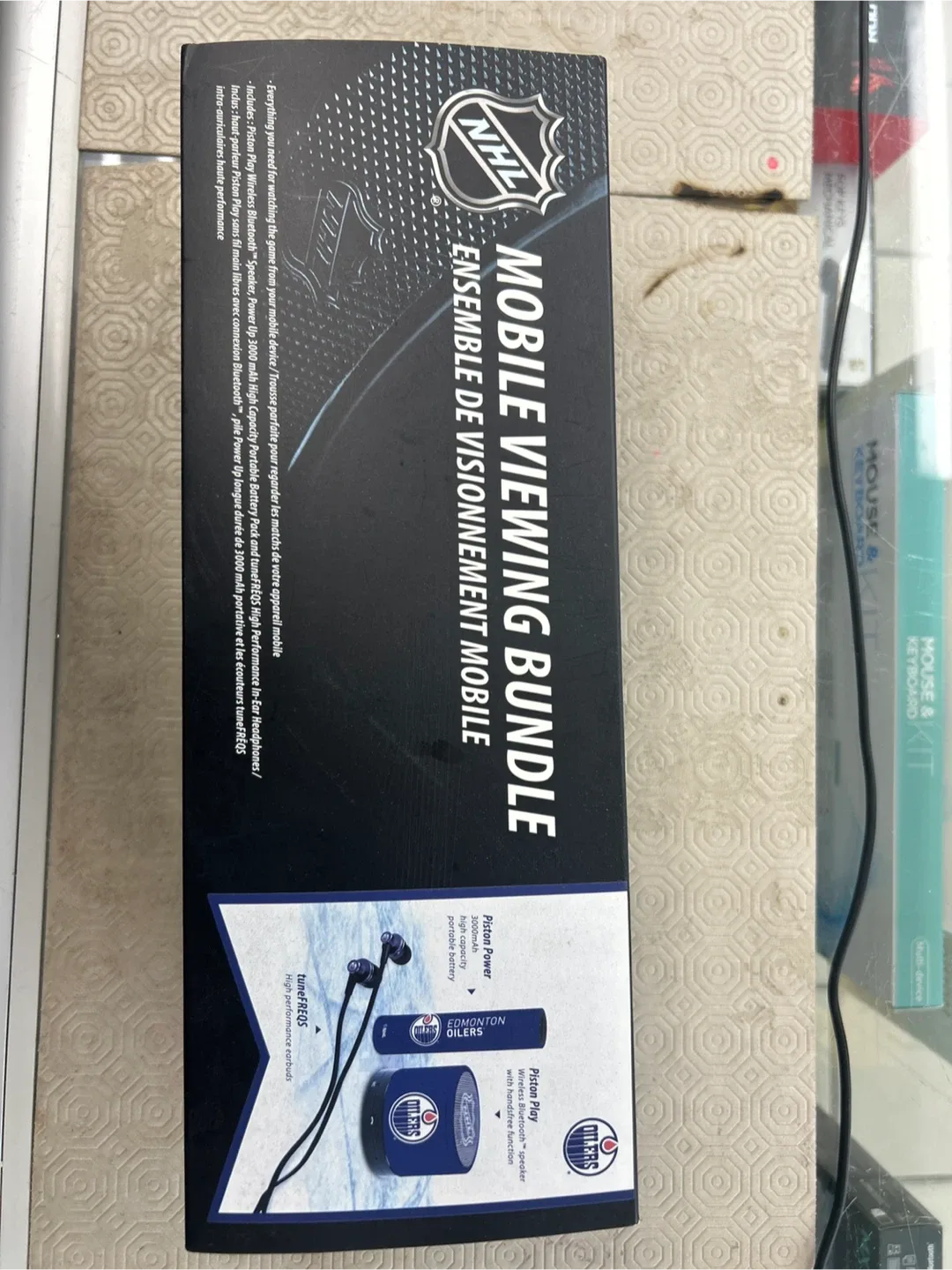 NHL Edmonton Oilers Mobile Viewing Bundle - New!