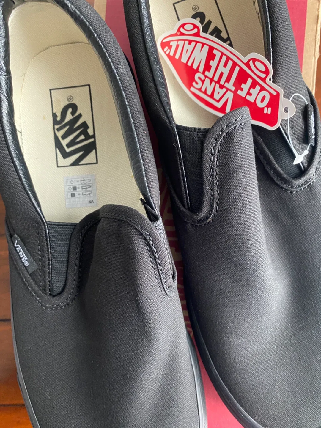 New Vans Classic Slip-On Black MENS US 10 image indicator(2)