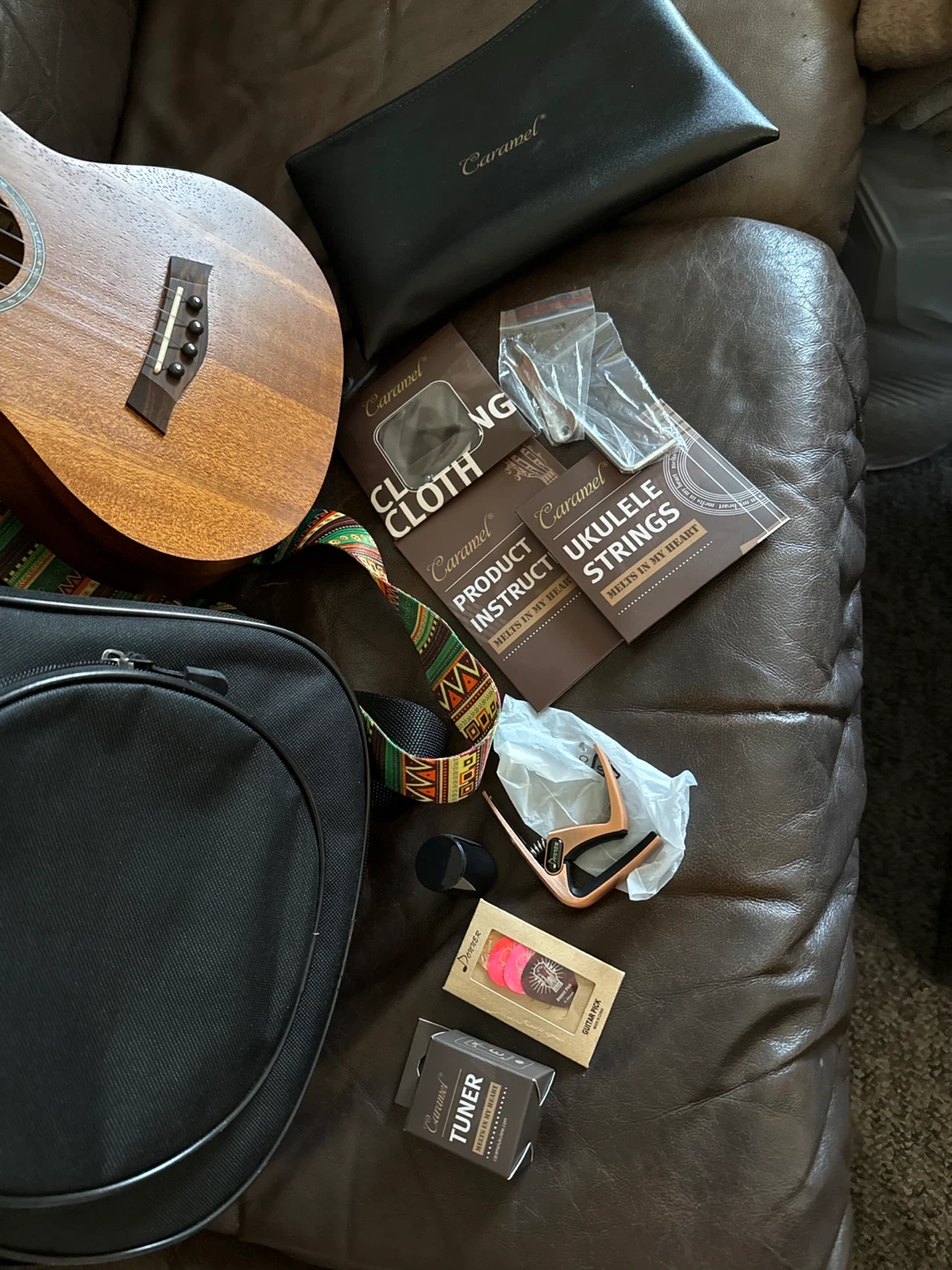 Caramel Ukulele with Case and Accessories - photo 2