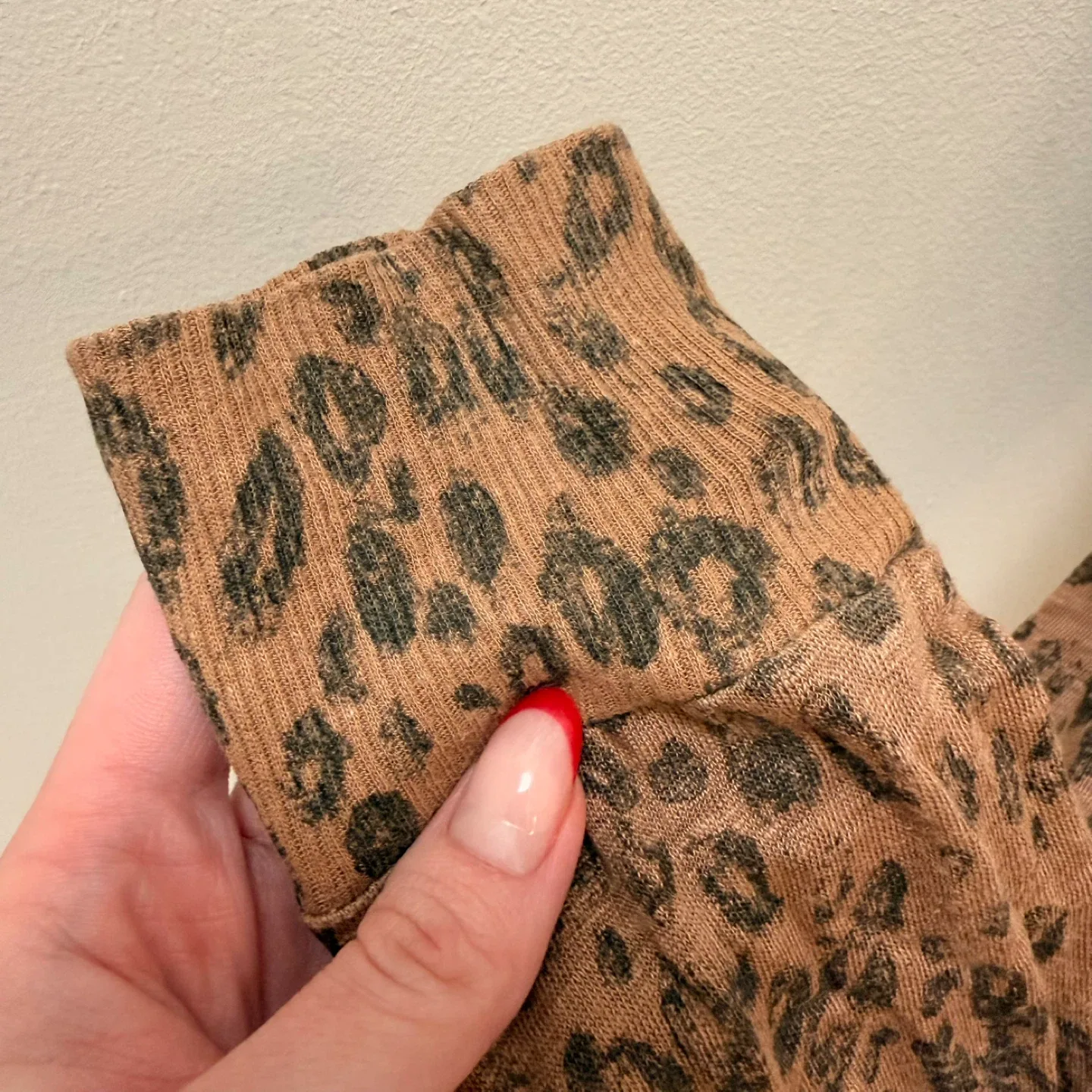 WILFRED Animal Leopard Print Blouse/Tunic Size Medium image indicator(4)