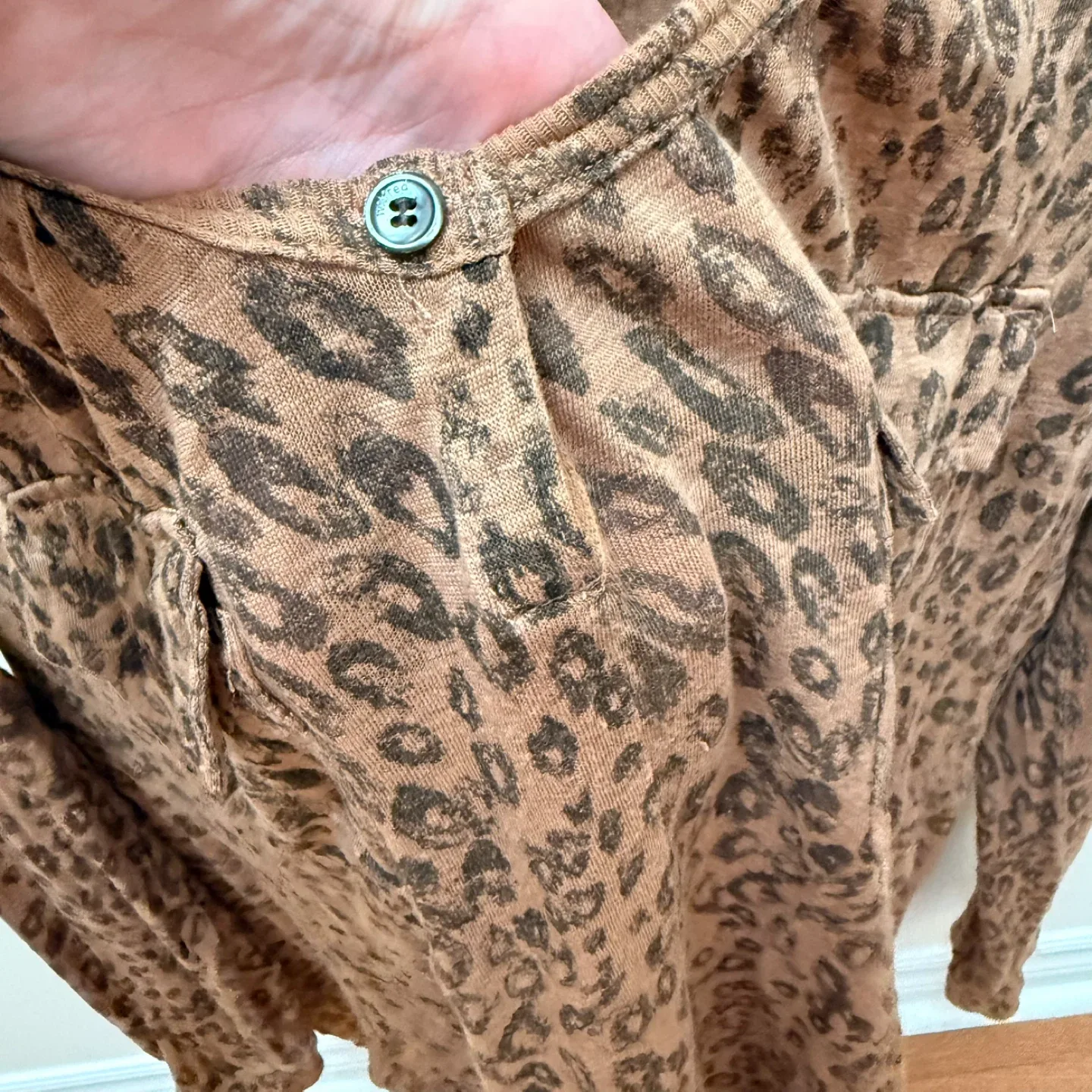 WILFRED Animal Leopard Print Blouse/Tunic Size Medium image indicator(6)